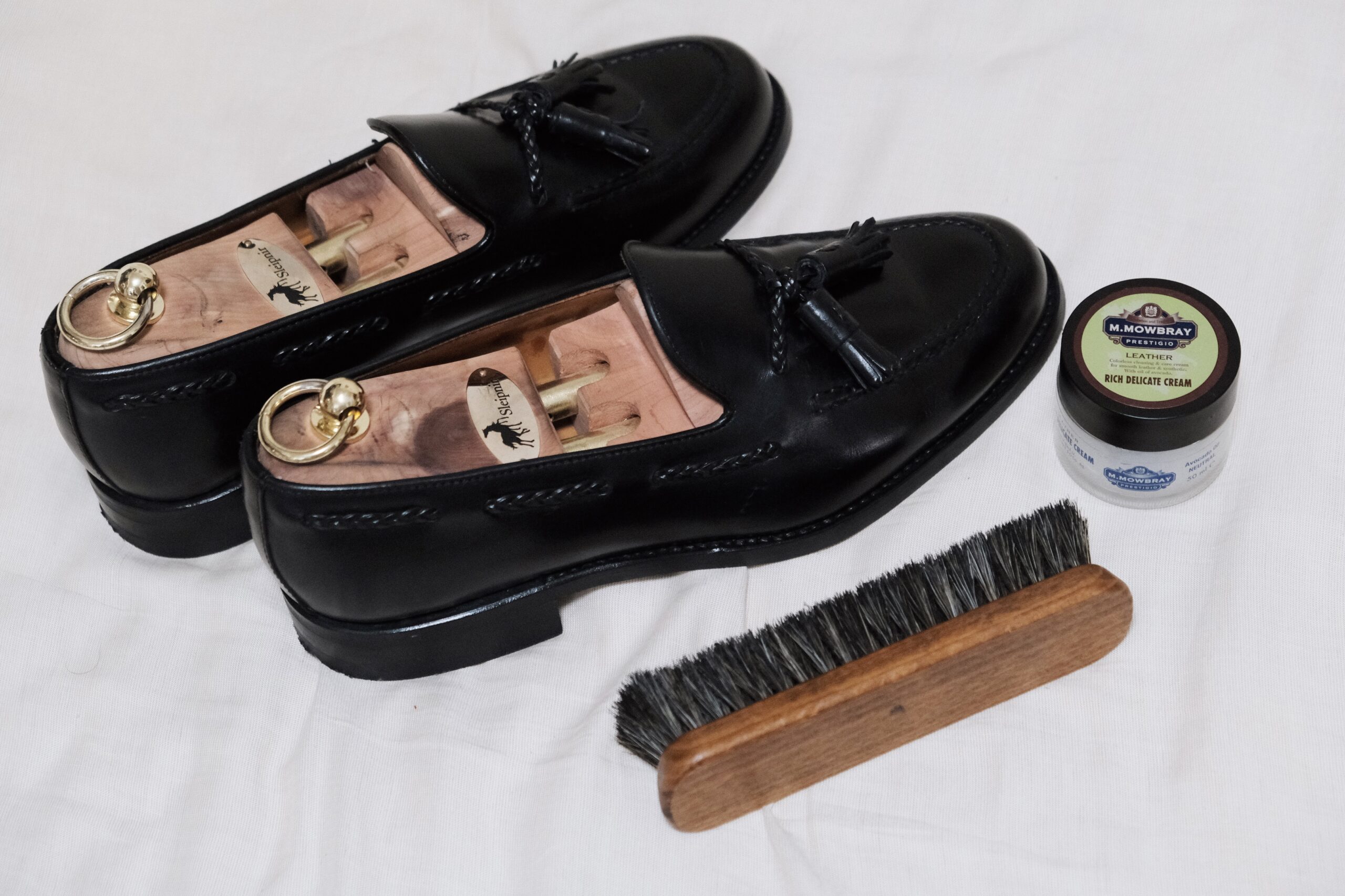 革靴のお手入れと、おすすめの道具。【カーフレザー、ガラスレザー ...